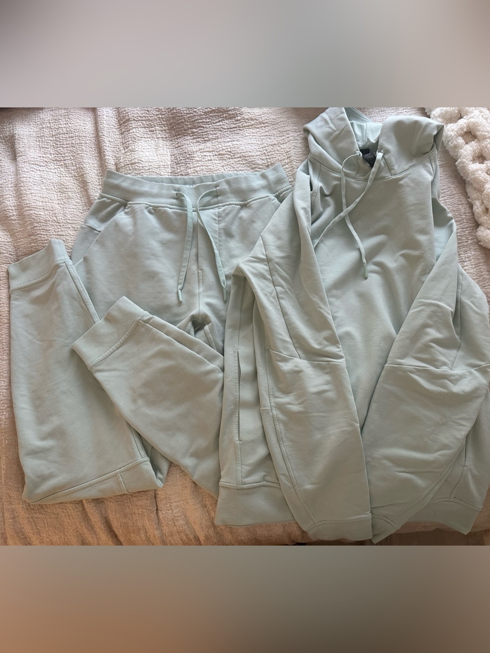 |Lululemon| Light Mint Green Jogger Sweat Set